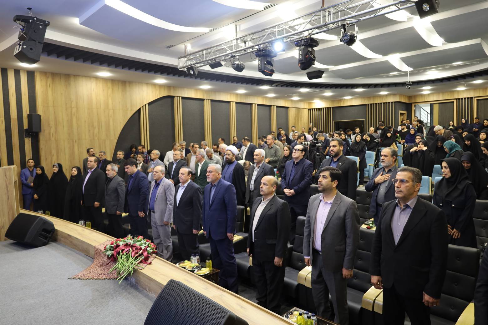 گزارش تصویری آیین گرامیداشت روز خبرنگار با حضور استاندار قزوین و جمعی از مدیران ارشد استانی