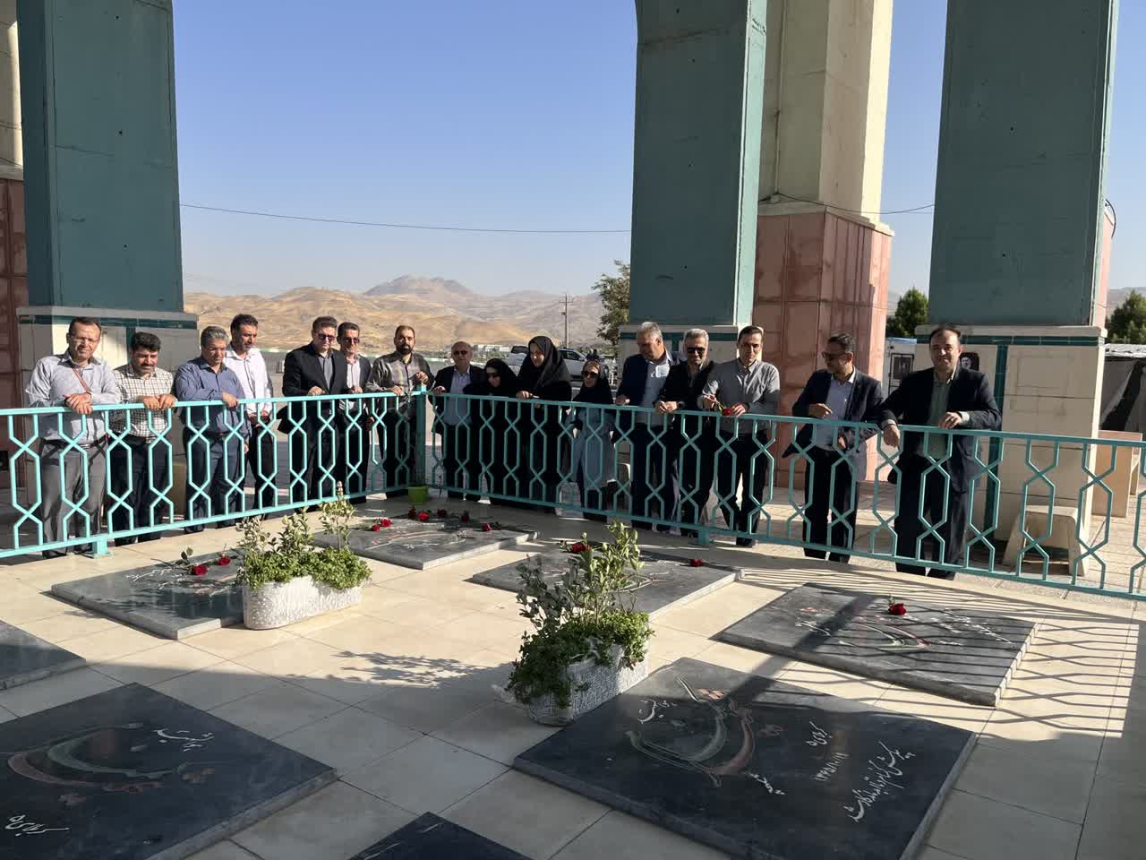 تجدید میثاق همکاران تامین اجتماعی قزوین با شهدا در هفته دولت