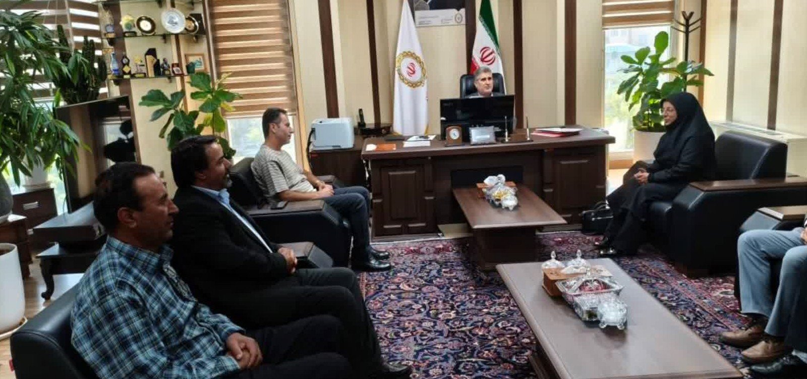 دیدار مدیرکل ثبت احوال قزوین با مدیر بانک ملی استان