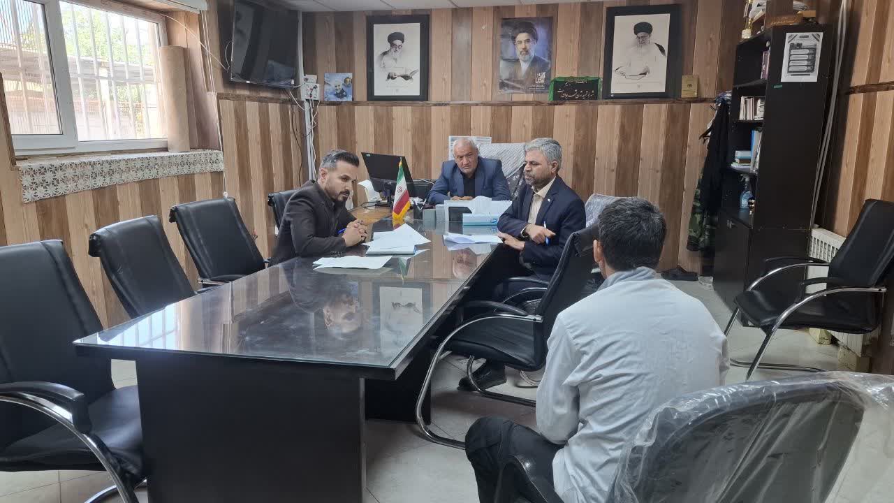 بازدید رئیس دادگستری آوج از زندانیان اردوگاه کاردرمانی قزوین