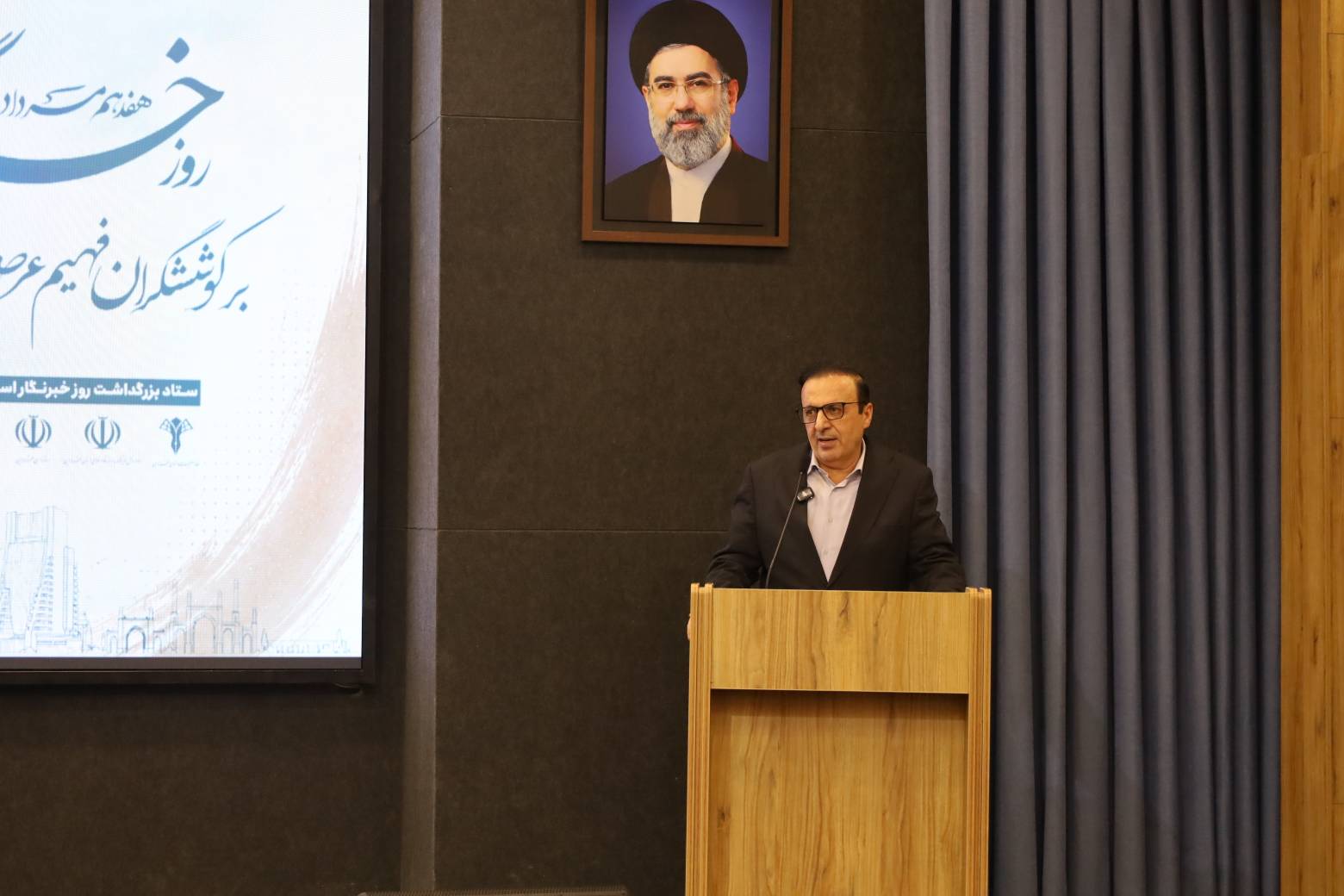«جنگ روایت‌ها» اولویت امروز دشمن است/ رسانه‌ها دیده‌بان توسعه و صدایِ بی‌واسطه‌ی مردم باشند
