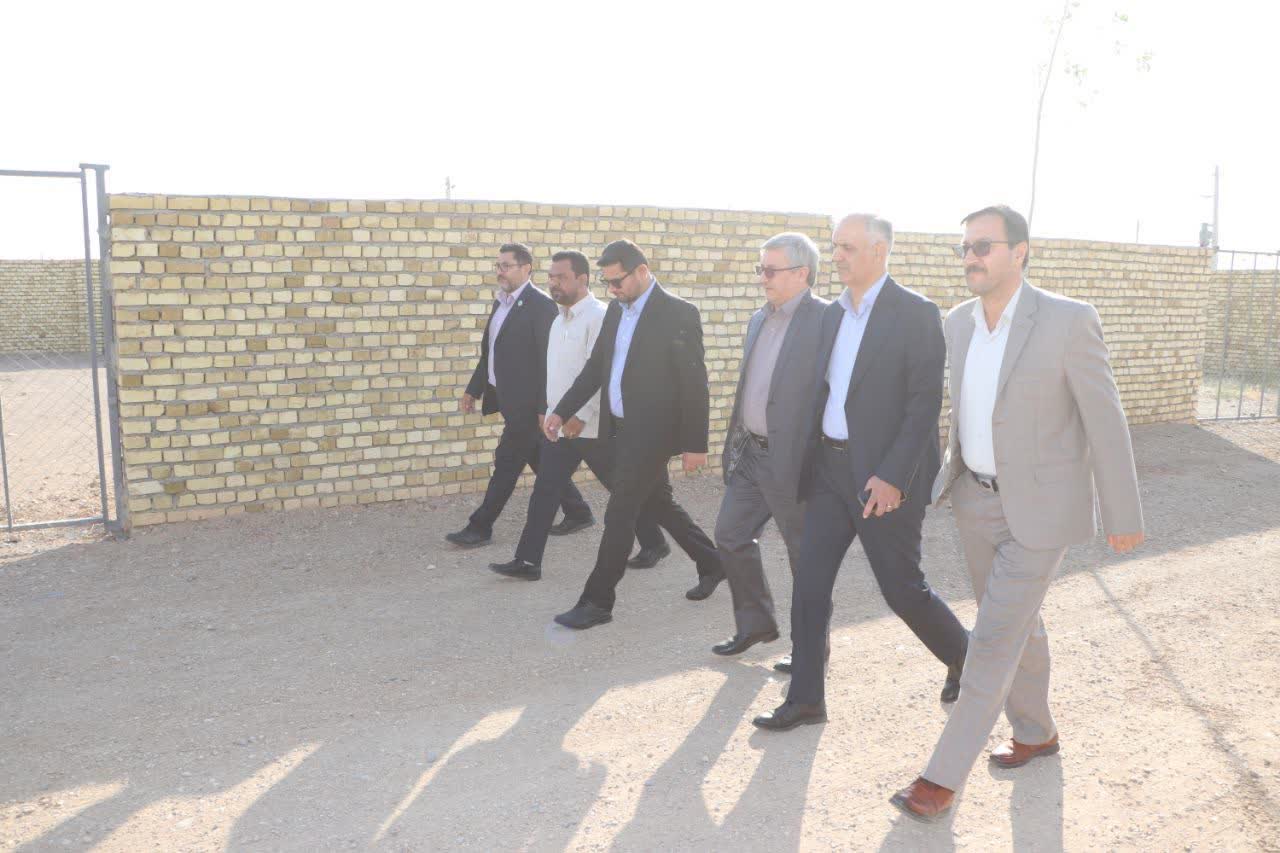 بازدید فرماندار تاکستان از مجتمع ضایعات و کارخانه آسفالت