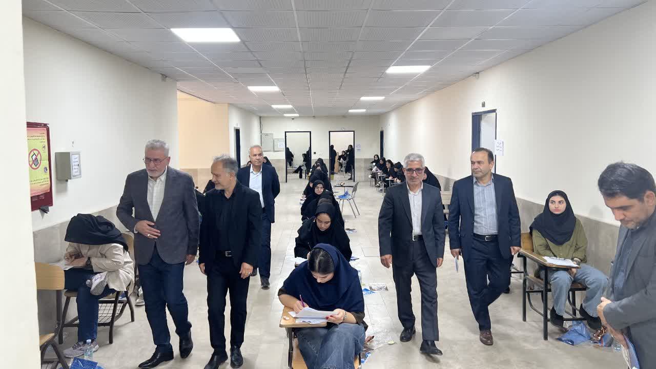 بازدید معاون سیاسی استاندار قزوین از روند برگزاری کنکور سراسری ۱۴۰۵