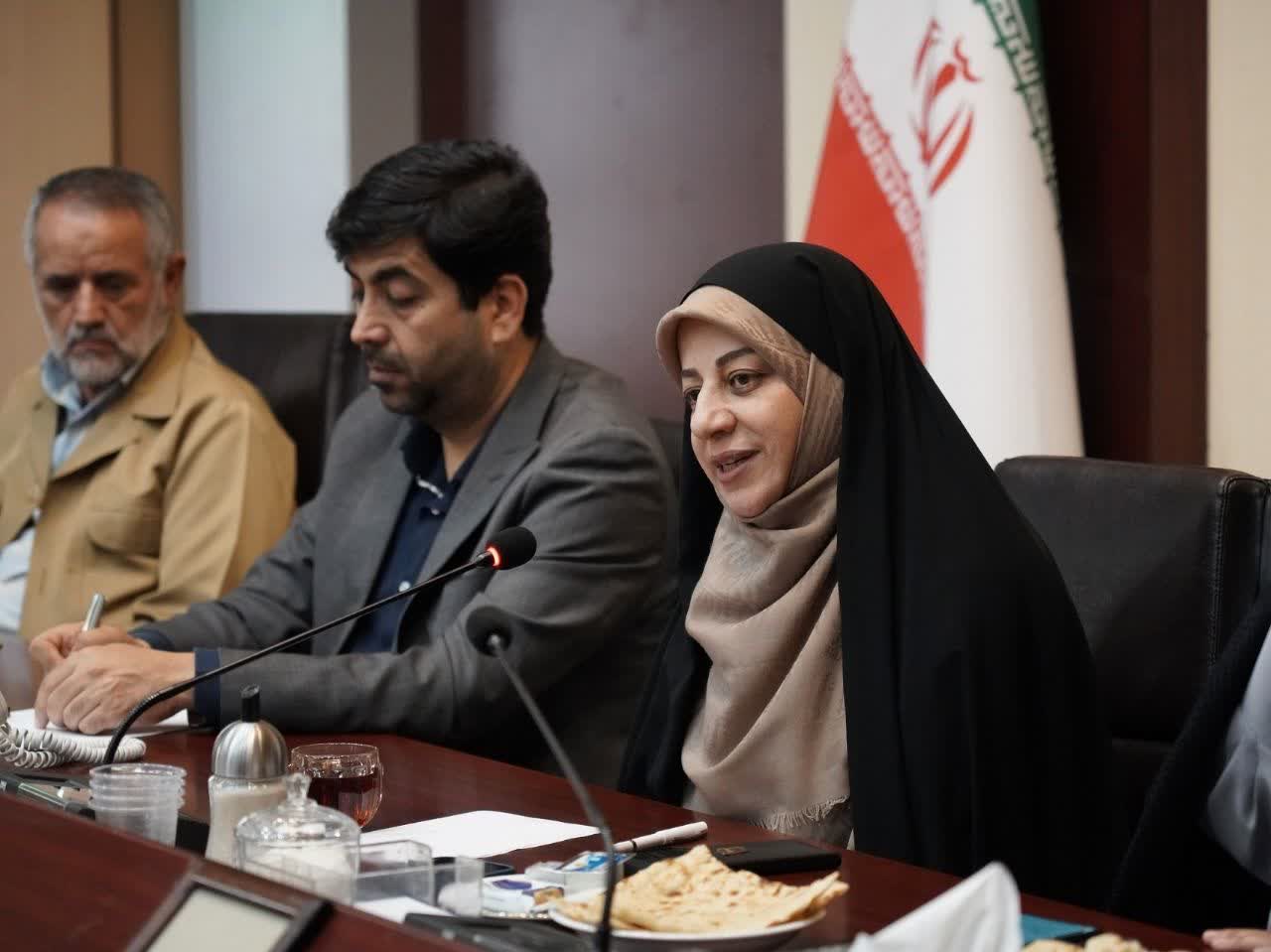 تجلیل از بانوان امیدآفرین شهرداری قزوین