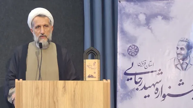 انتقاد صریح امام‌جمعه قزوین از فرهنگ تملق در ادارات؛ مدیرانِ ترازِ انقلاب، محتاجِ منتقدانِ دلسوزند