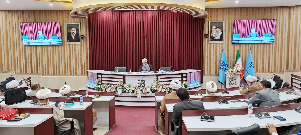 برگزاری نشست هم‌اندیشی اساتید گروه معارف قزوین