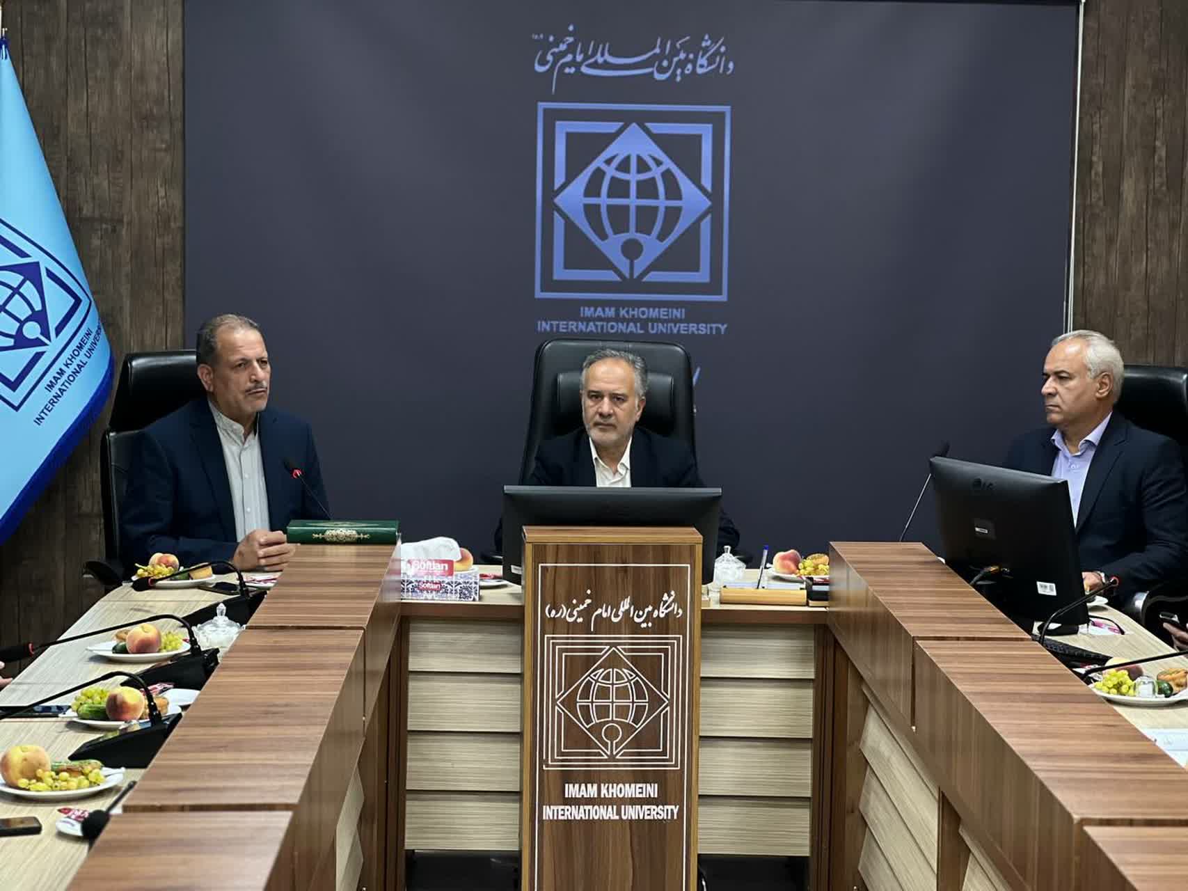 دیدار مسئولان بنیاد سعدی با رئیس دانشگاه قزوین