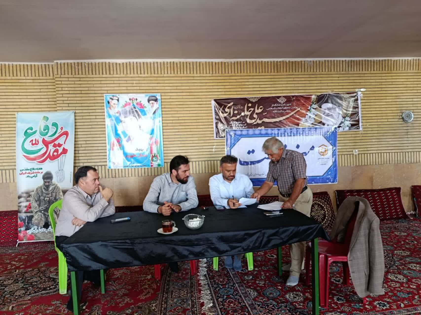 میز خدمت بنیاد مسکن در روستای الولک برگزار شد