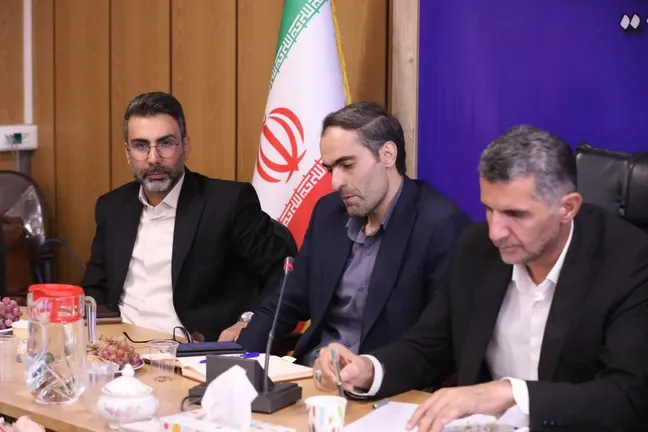 بررسی راهکارهای اشتغال، ازدواج و کاهش آسیب‌های اجتماعی در ستاد ساماندهی امور جوانان شهرستان آبیک