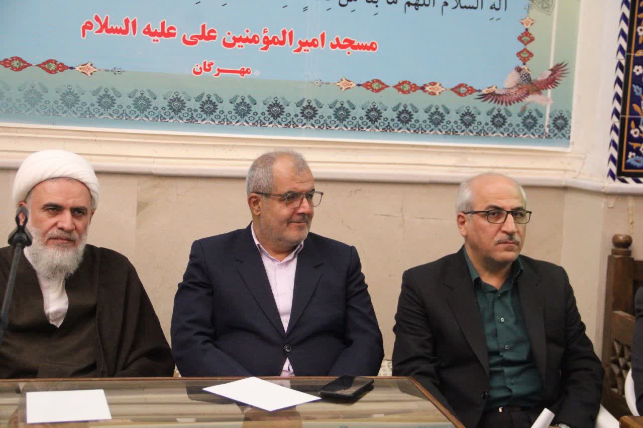 پیگیری مطالبات شهروندان مهرگان در میز خدمت