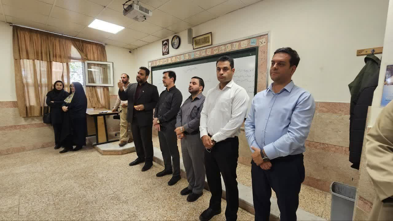 نواخته شدن زنگ آغاز سال تحصیلی در مدرسه صدرا