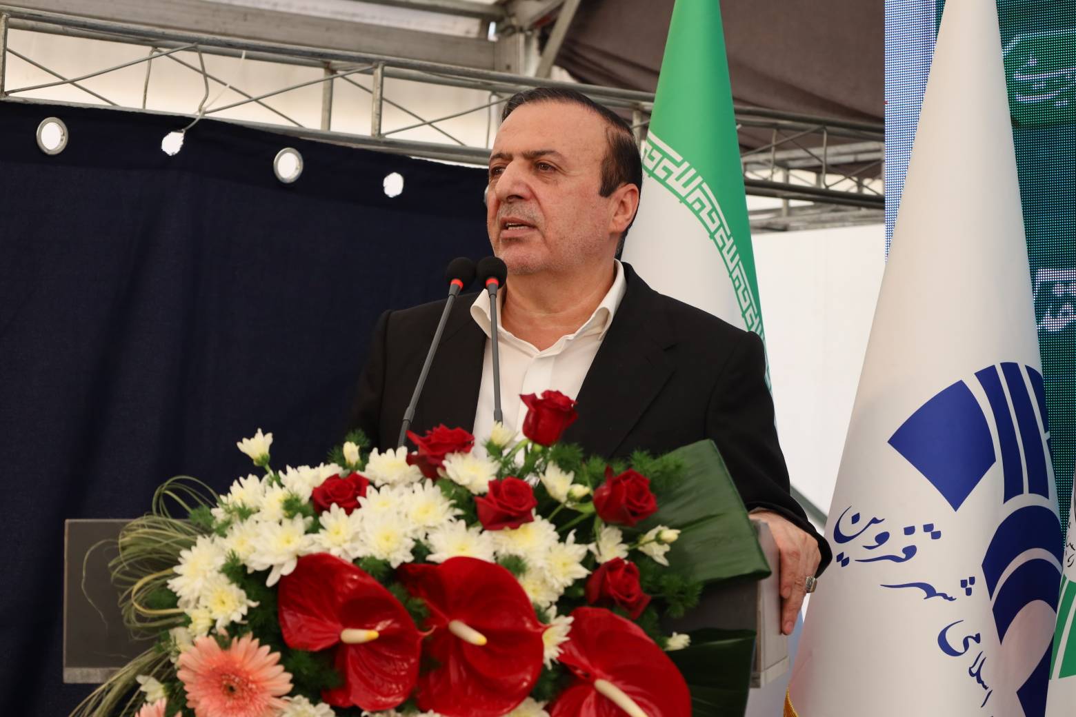 شهرداری «قرارگاه خدمت» است نه «باشگاه سیاسی»/ شهردار باید مدیر عملیاتی باشد