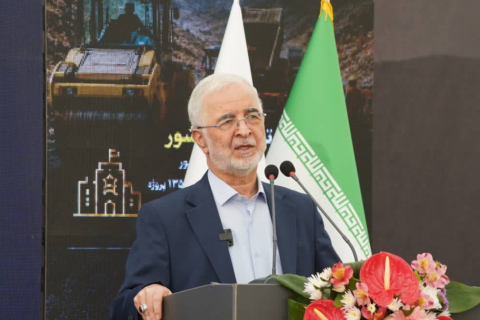 تولیدکنندگان سربازان خط مقدم‌اند/ دولت باید برای صنعتگران «فرش قرمز» پهن کند