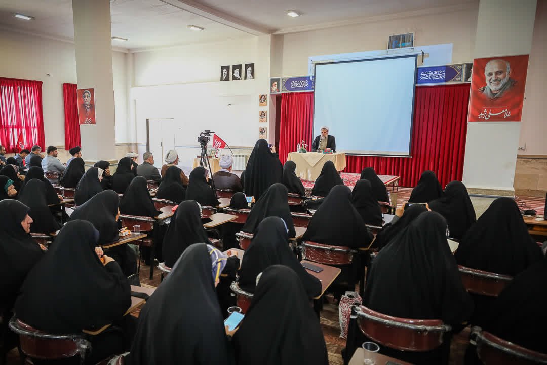 زن در اسلام هویت و شخصیت دارد