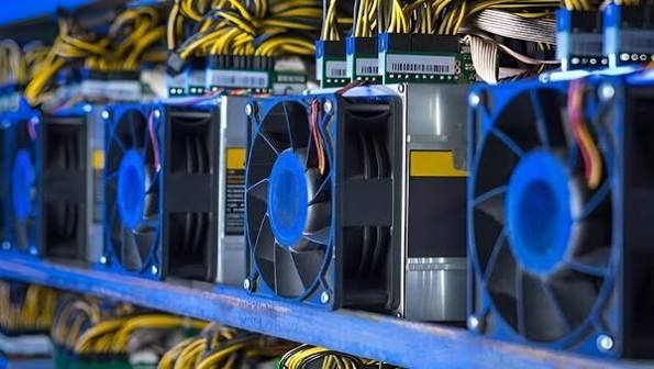 ضبط ۷ دستگاه ماینر قاچاق در قزوین با حکم تعزیرات حکومتی