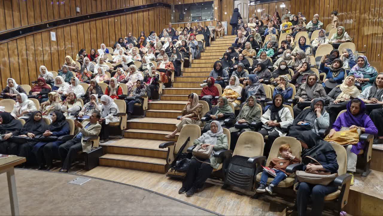 همایش گرامیداشت سالمندان با محوریت سلامت روان در قزوین