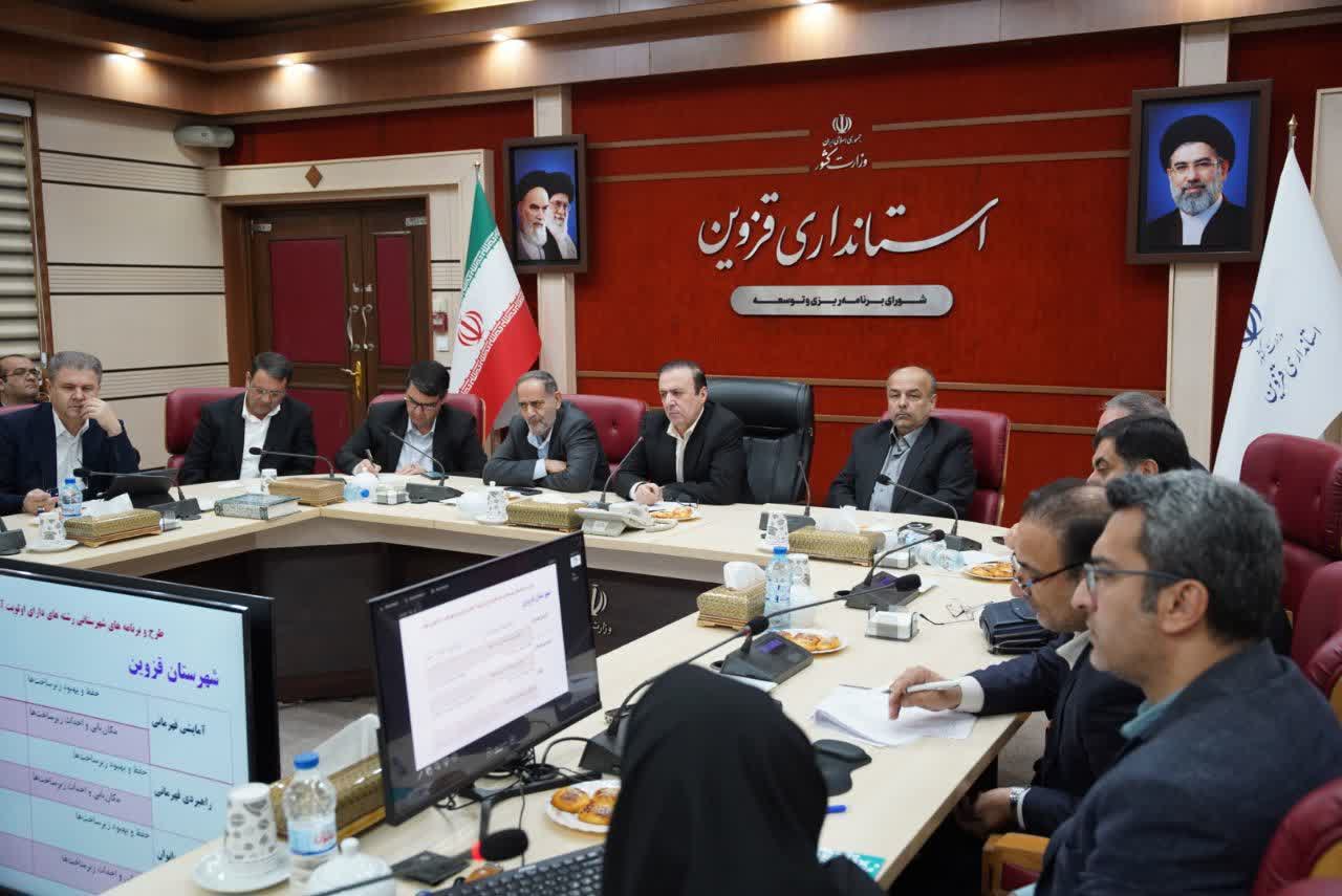 نوذری: تکمیل پروژه‌های نیمه‌تمام ورزشی در اولویت است