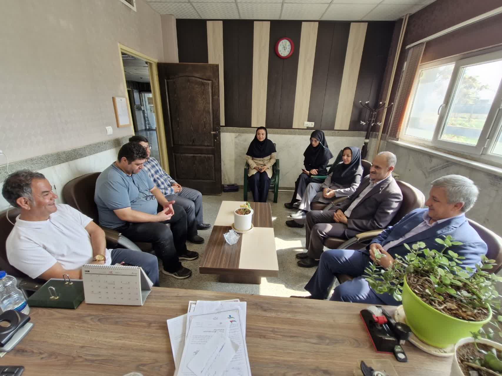 دیدار فرماندار تاکستان با رئیس و کارکنان اداره ورزش و جوانان