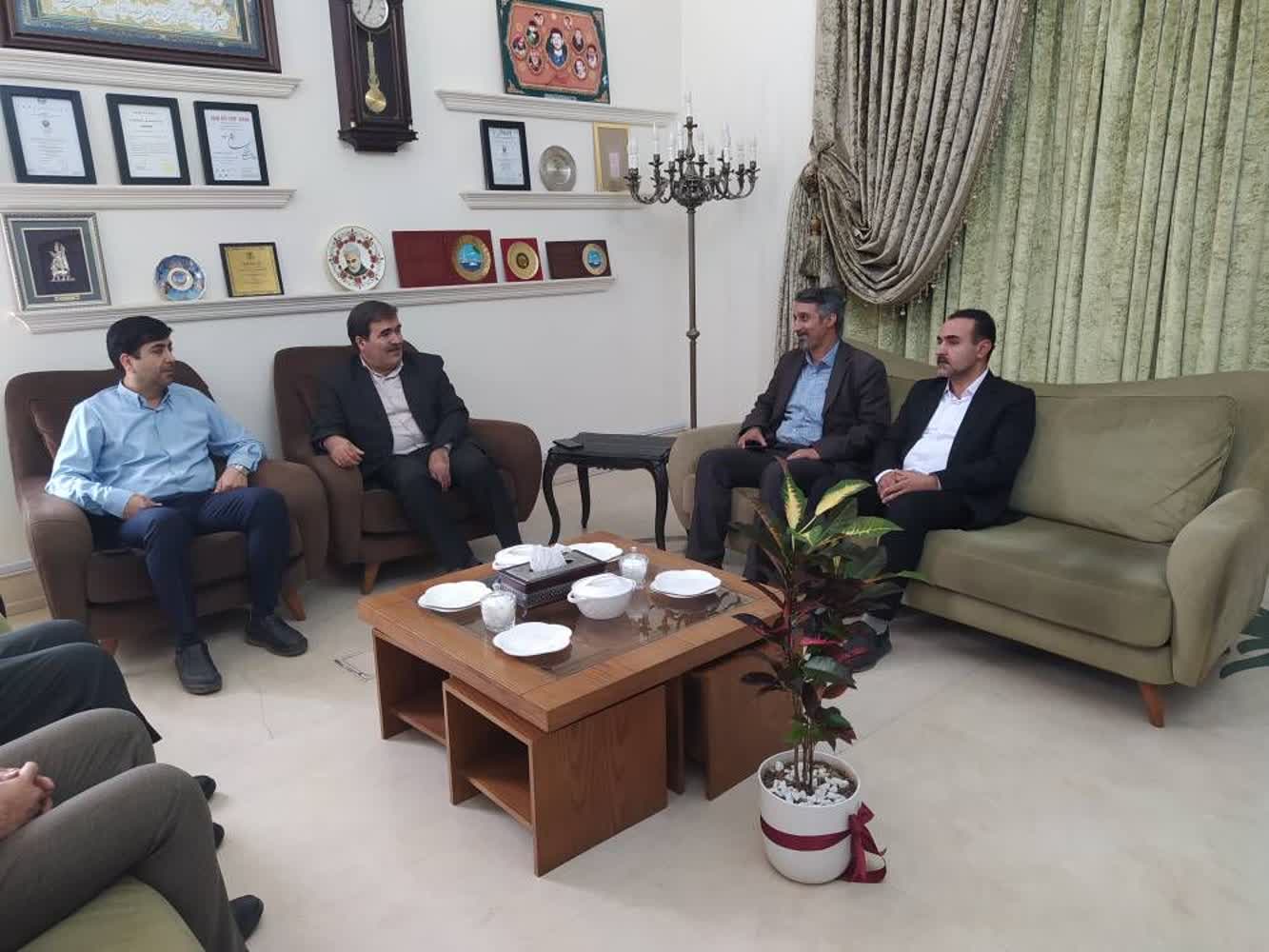 توسعه همکاری برق و شهرداری قزوین