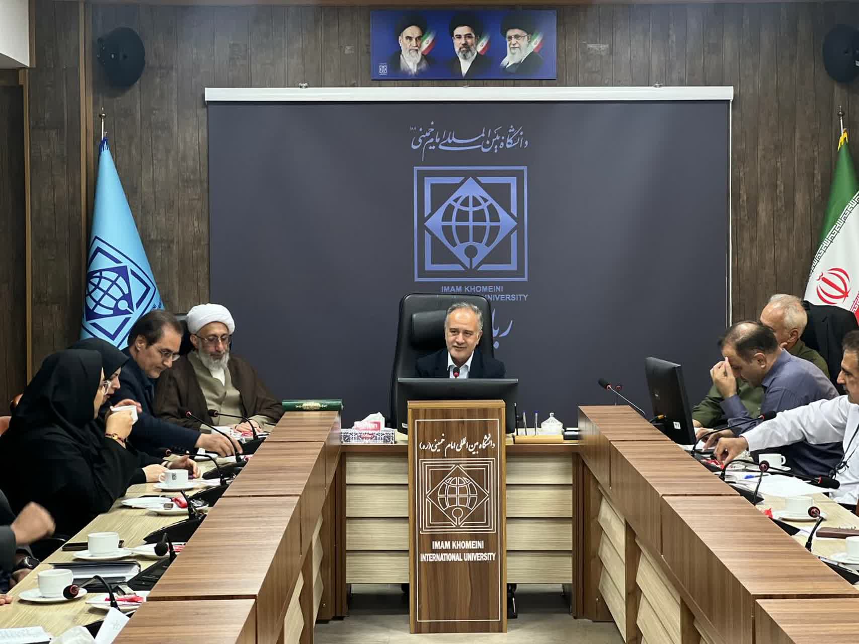 نشست هیئت‌رئیسه دانشگاه با رؤسای دانشکده‌ها