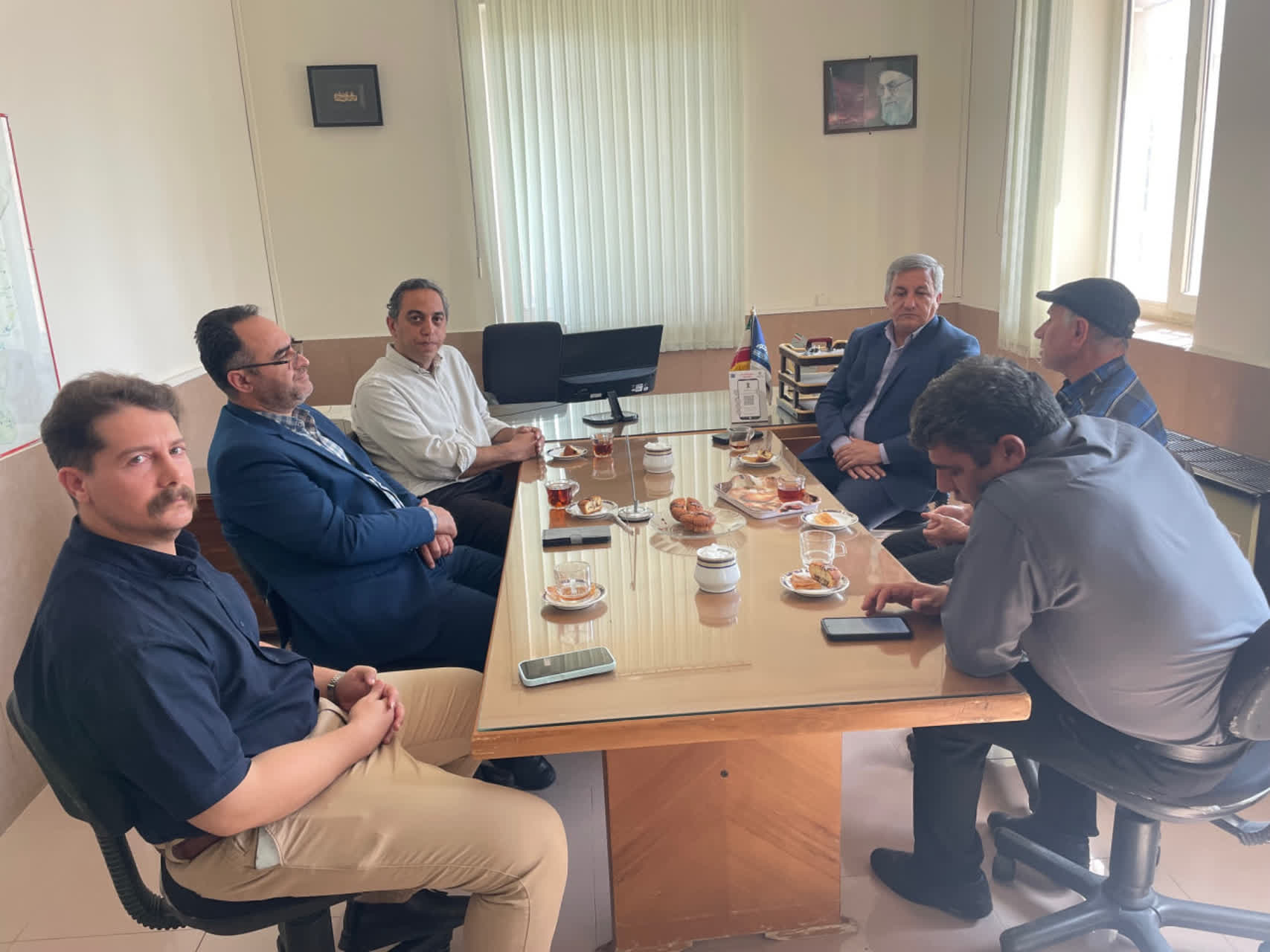 دیدار فرماندار تاکستان با کارکنان دامپزشکی