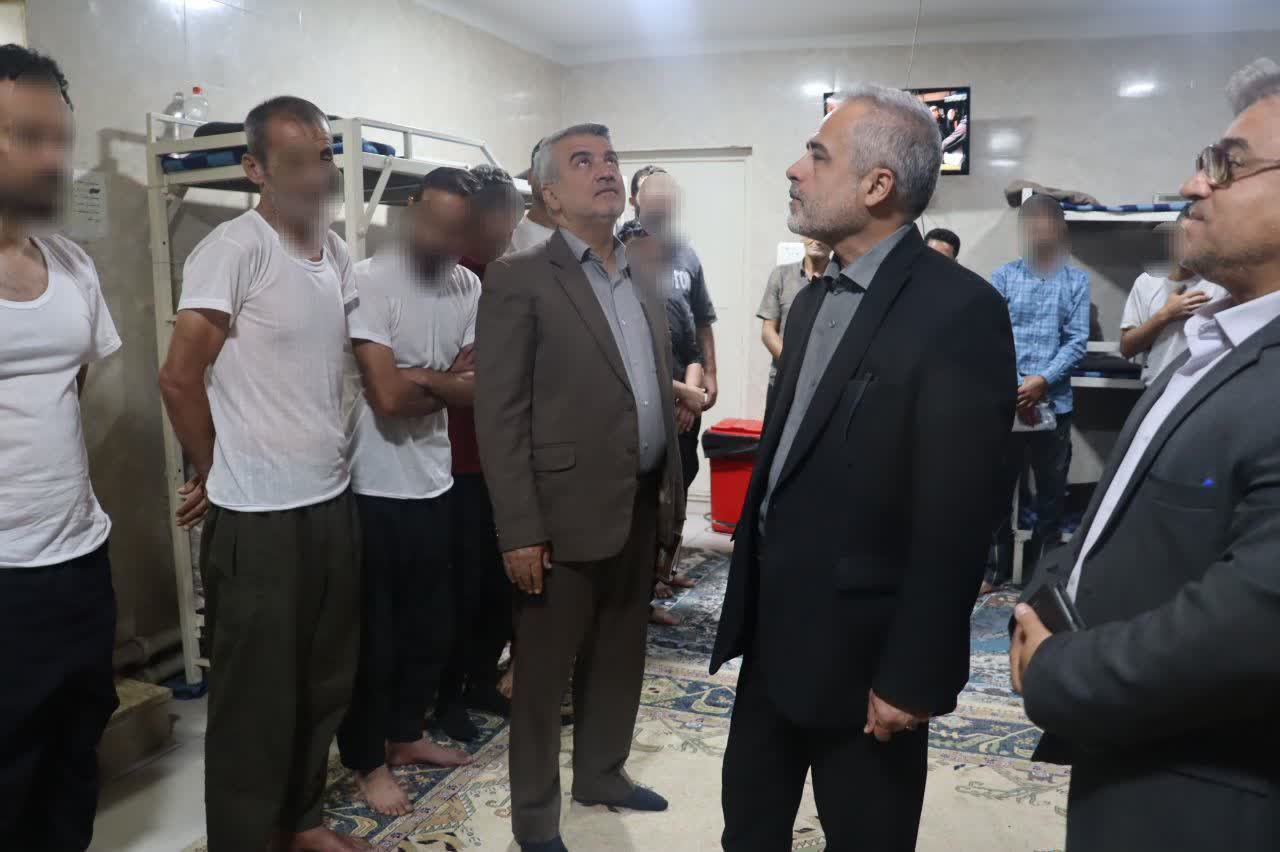 بازدید از اردوگاه کاردرمانی و زندان بویین‌زهرا