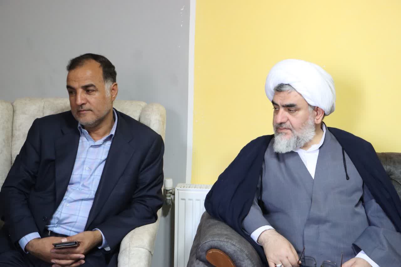 تکریم خانواده شهید سجاد زارع در محمدیه