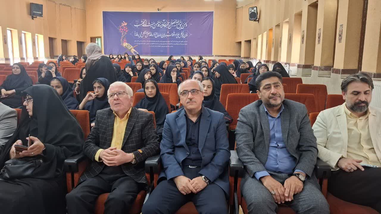 قوامی: انتقال میراث حافظ به نسل جوان، پاسداشت هویت ملی است