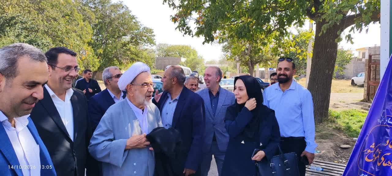 علیخانی و طاهرخانی پای صحبت اهالی روستای طزرکش