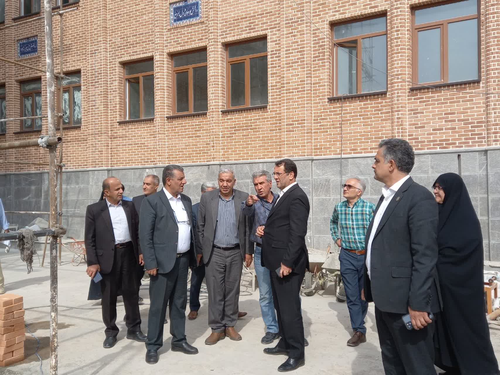 بازدید فرماندار قزوین از مدرسه دارالفنون