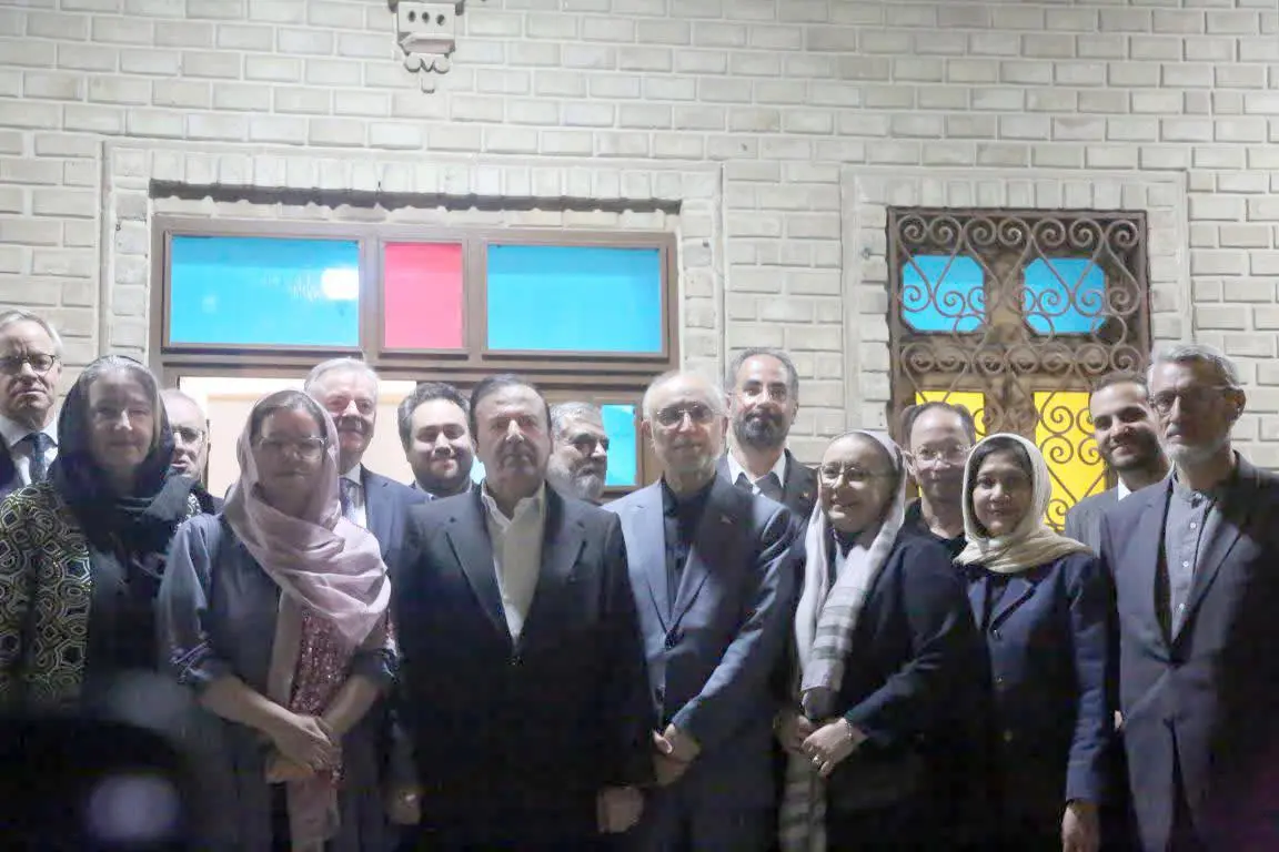 تقویت دیپلماسی علمی در نشست سفرا