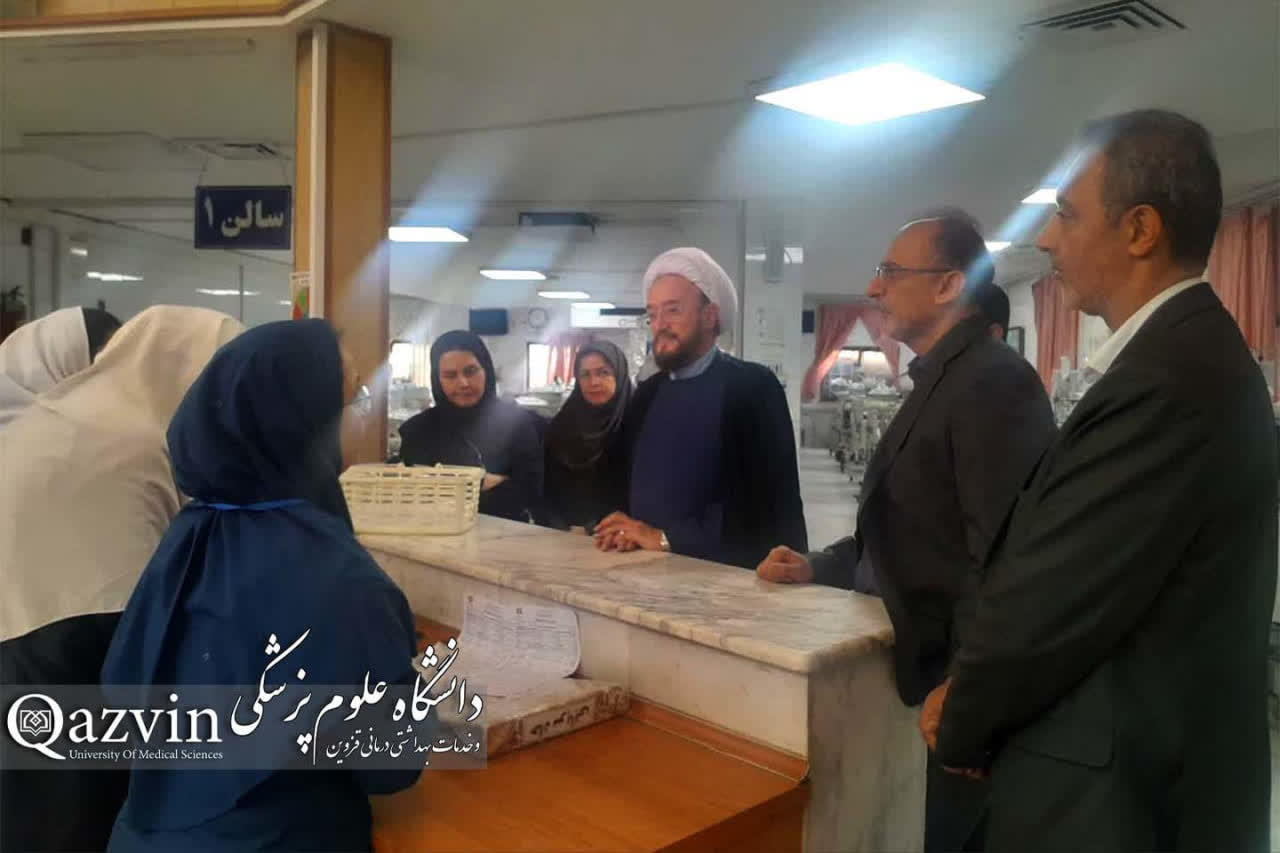 بازدید مسئول دانشگاه از بخش دیالیز