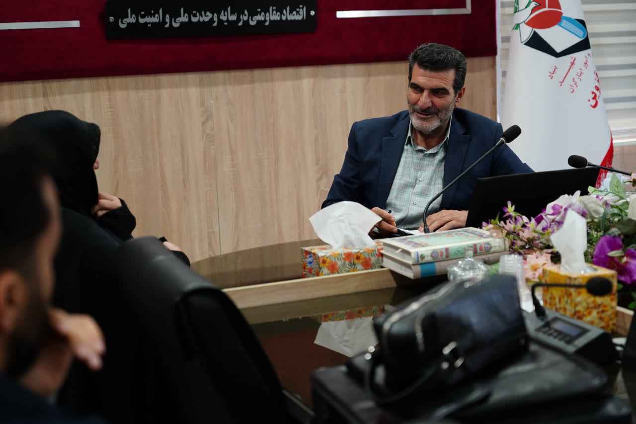 بررسی مشکلات ۷۶ نفر از خانواده‌های شهدا و ایثارگران قزوین