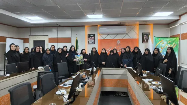 تأکید مدیرکل بهزیستی قزوین بر ترویج فرهنگ ایثار و توانمندسازی زنان؛ از تجلیل مادر هشت شهید تا توزیع لوازم‌التحریر میان دانش‌آموزان