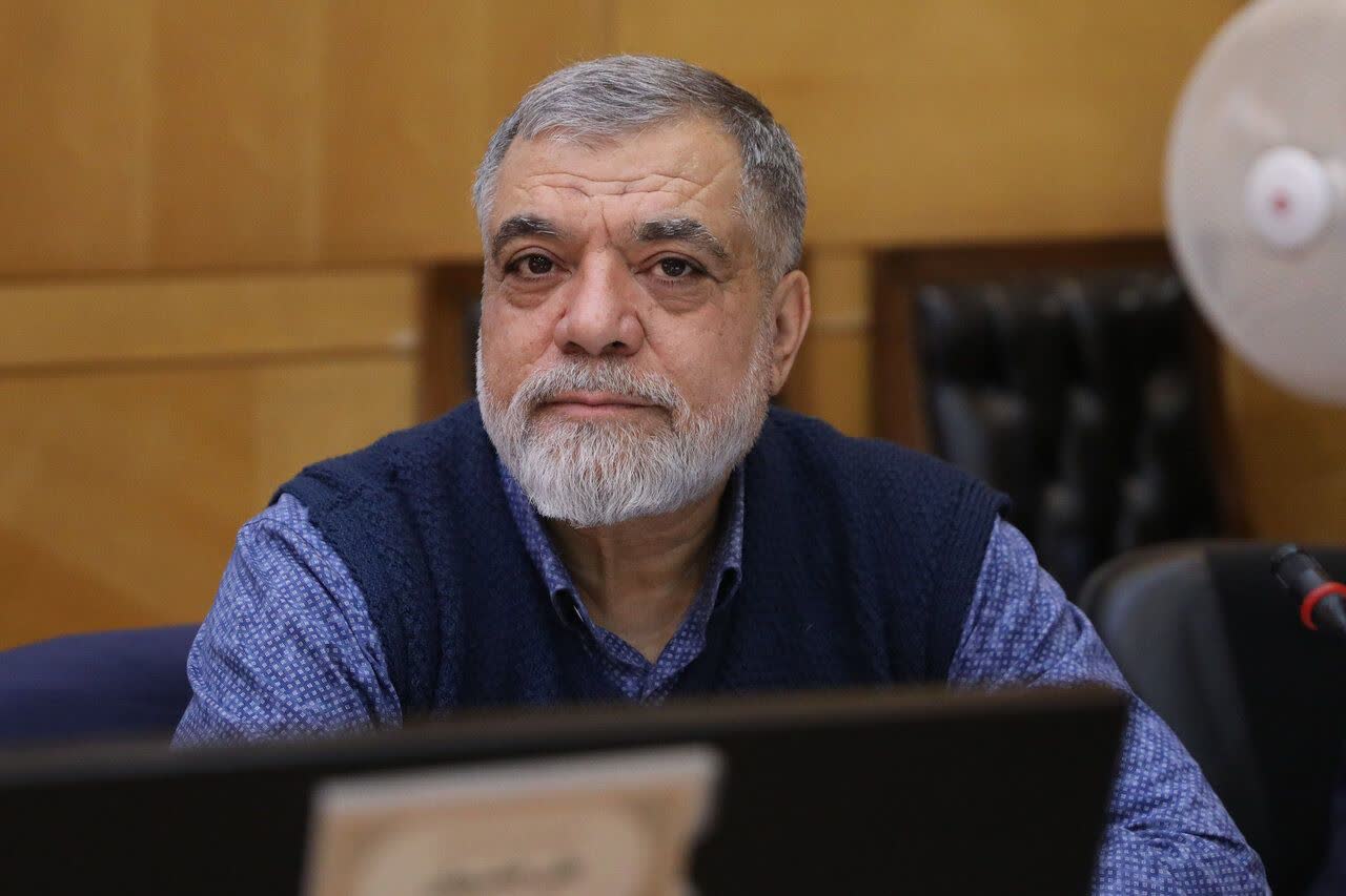 شهرت نباید راه فرار از قانون سربازی باشد