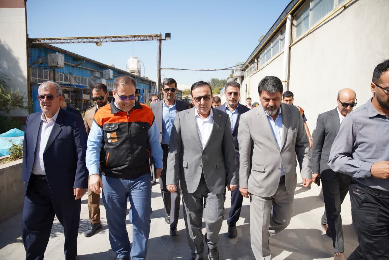 بازدید استاندار از دو واحد صنعتی قزوین