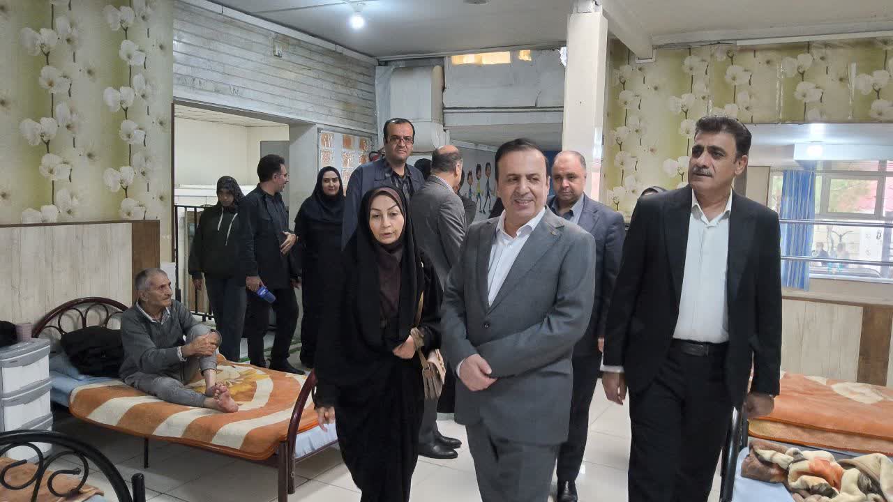 بازدید استاندار قزوین از خانه پدربزرگ‌ها