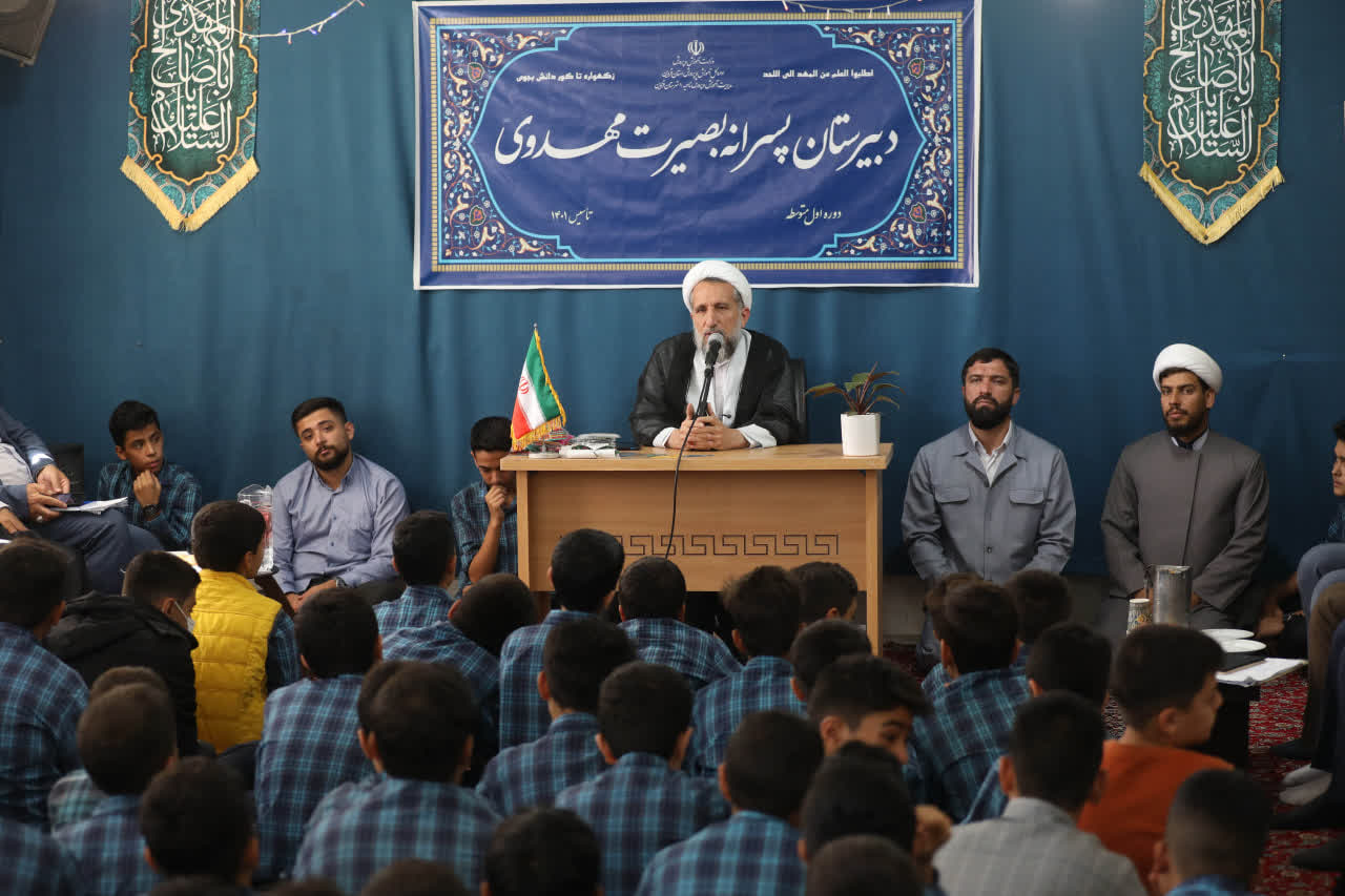 تأکید امام جمعه قزوین بر عوامل موفقیت دانش‌آموزان
