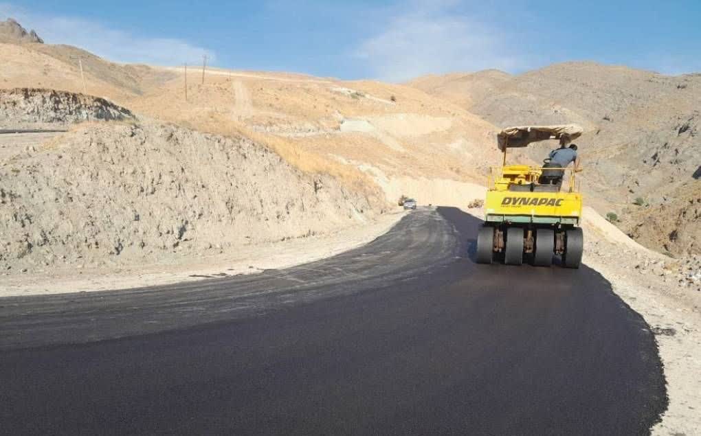 زیرسازی و آسفالت ۲.۵ کیلومتر از راه روستایی کذلک آبیک