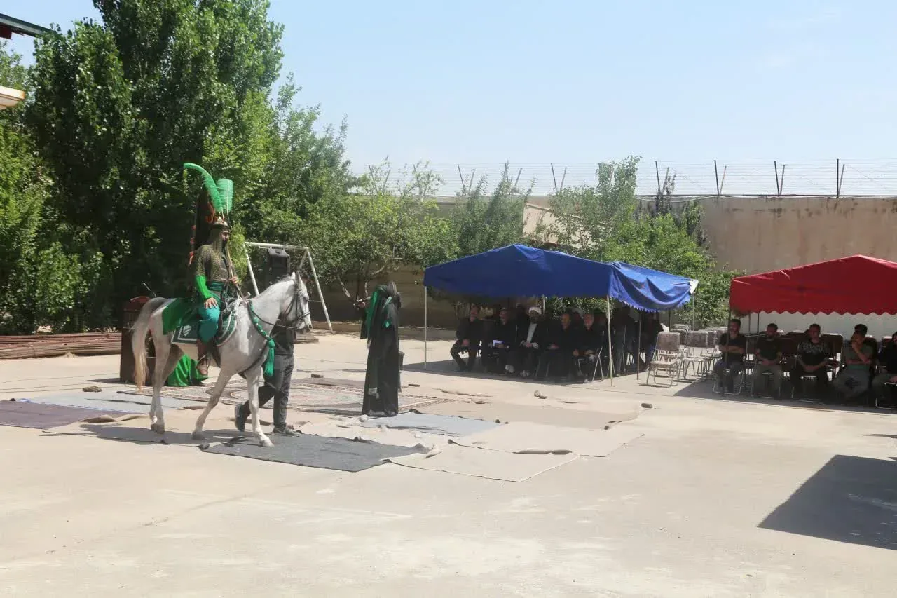 حضور رئیس کل دادگستری قزوین در مراسم تعزیه‌خوانی زندان مرکزی