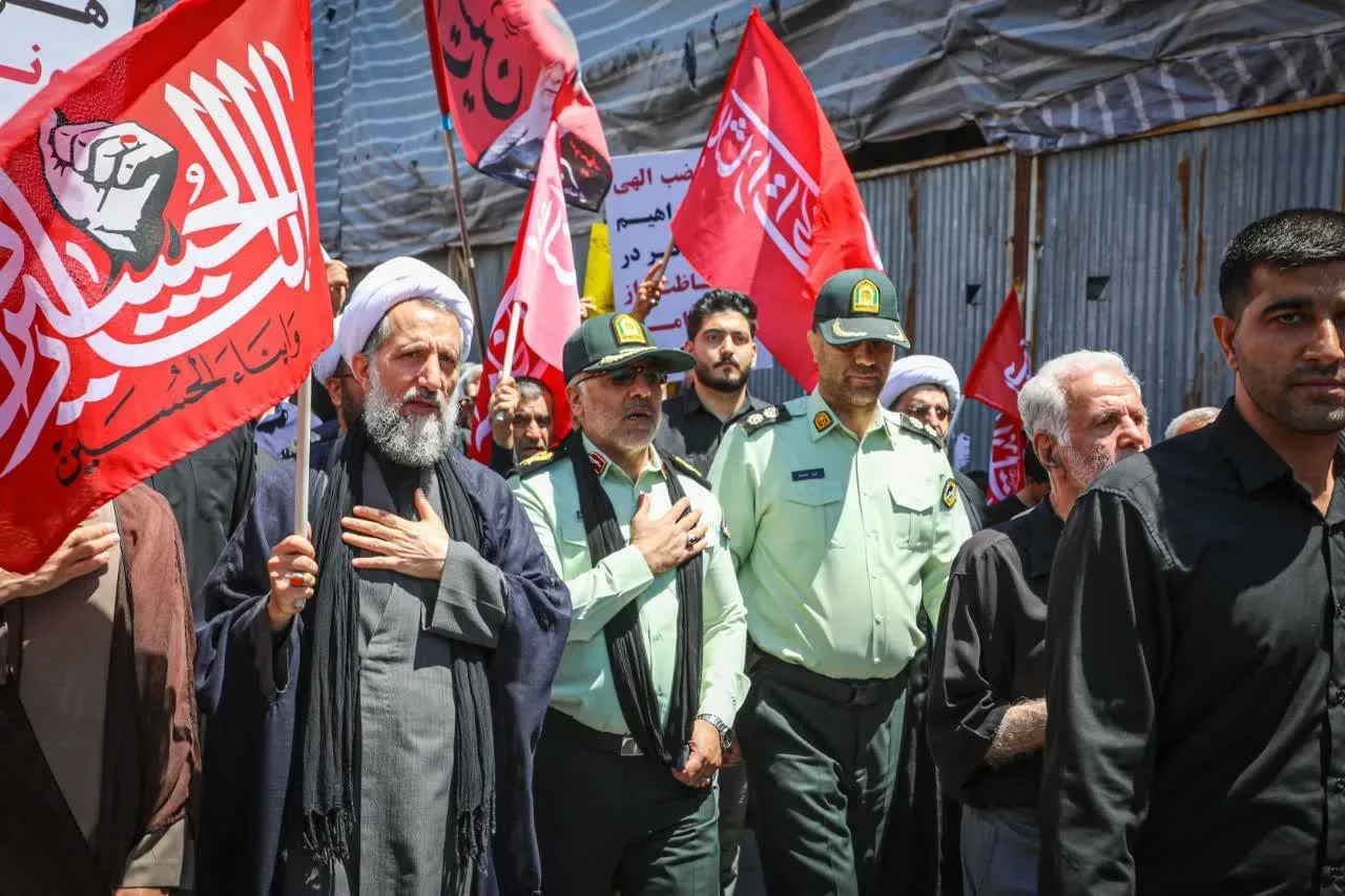 حضور فرمانده انتظامی استان قزوین در جمع عزاداران و عاشقان سیدالشهدا(ع) در روز عاشورا