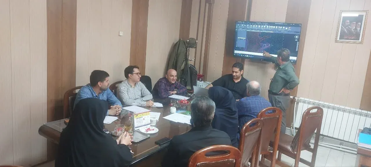 نشست مشترک بنیاد مسکن و منابع طبیعی قزوین برای تعیین تکلیف اراضی؛ رفع موانع ۶ پلاک ثبتی در دستور کار قرار گرفت