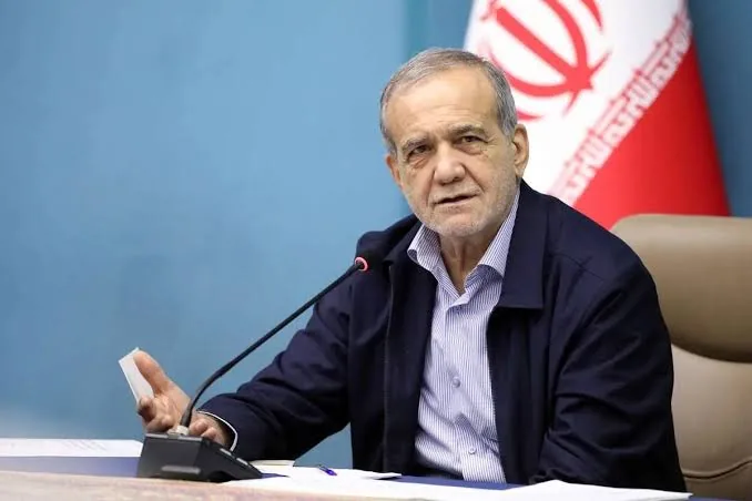پزشکیان: إنّ للحسین فی قلوب المؤمنین حرارة لا تبرد أبداً
