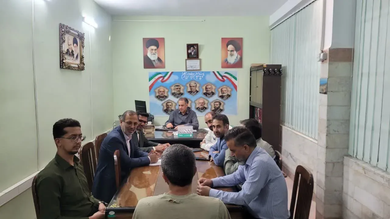 بازدید دادستان تاکستان از زندان مرکزی قزوین؛ بررسی درخواست ۹۸ زندانی و اعطای ارفاقات قضایی