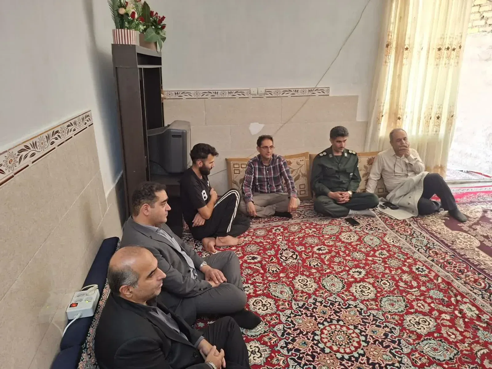 دیدار مسئولان شرکت گاز قزوین با خانواده دارای سه معلول به مناسبت هفته بهزیستی