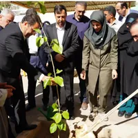کاشت نهال به یاد معلمان و دانش‌آموزان شهید در قزوین