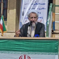 حضور نماینده ولی‌فقیه  در جمع دانش‌آموزان مدرسه امام صادق(ع)